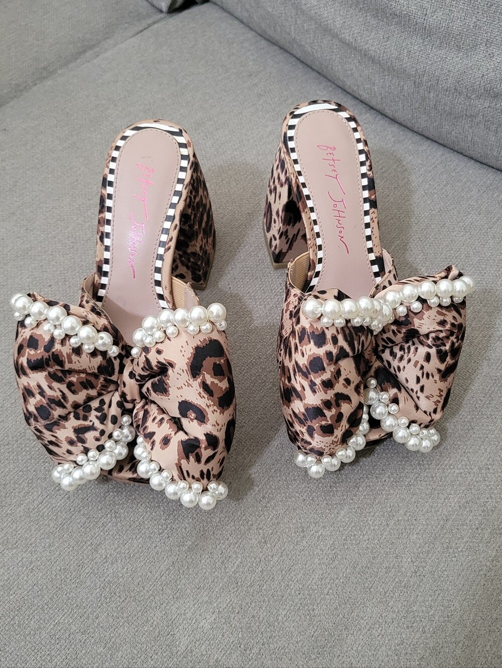Betsey Johnson Leopard Bow Pearl-Trim Block Heel Mules - Beige Pink